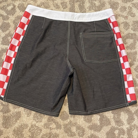 Quiksilver Checkered Grey Board Shorts 32 - Picture 4 of 5